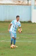 Júnior aproveitou passe dentro da área para anotar o segundo tento do Alviazul diante do Botafogo.