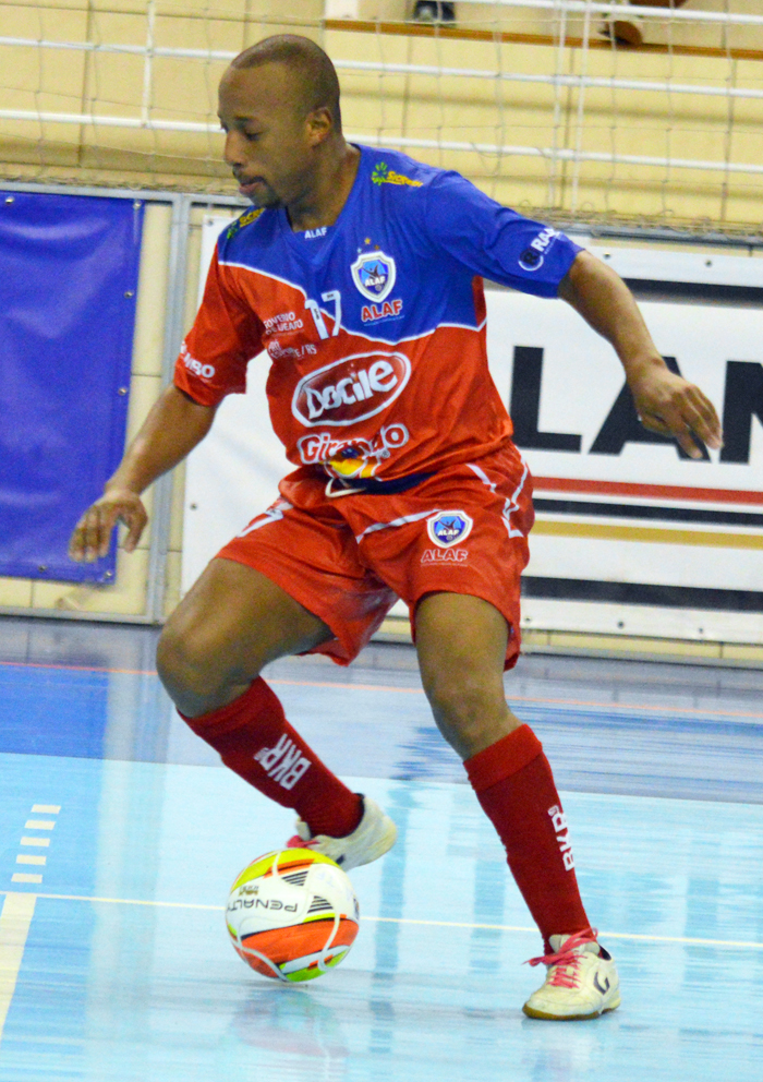 Pelé foi o nome do jogo na estreia da Alaf na Liga Sul 2014. Competição que dá vaga na Copa do Brasil de Futsal.