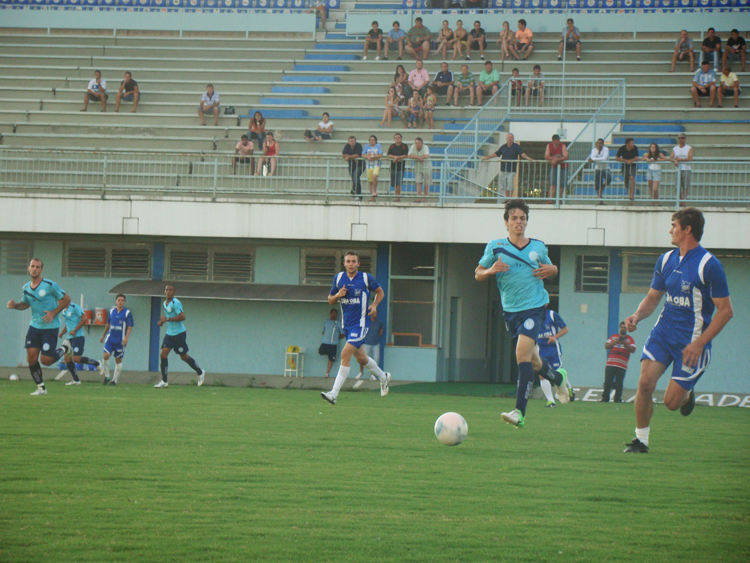 João Felipe teve boa movimentação na primeira etapa do jogo. 