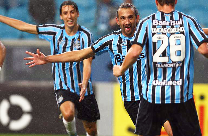 Barcos marcou o gol que conduziu o Grêmio para a 4ª colocação do Brasileirão. Foto: Lucas Uebel/Grêmio. 