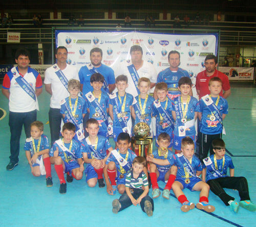 Equipe Sub 9 da Alaf recebeu as faixas de campeões estaduais em sua categoria, o intevalo do jogo entre a Alaf e Cachoeira Futsal. 