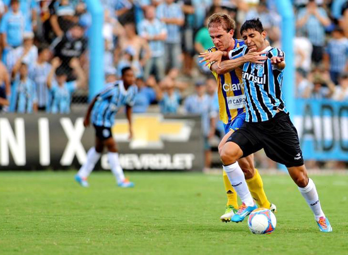 Grêmio só conseguiu definir a partida a seu favor na segunda etapa. Foto: Bruno Alencastro/Agência RBS. 