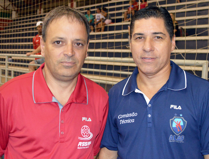 Paulo Rocha (e) treinador da Assaf e Gilmar Teles, o "Giba", técnico da Alaf estarão duelando taticamente novamante no dia 30 deste mês, na partida de volta das quartas de final. 