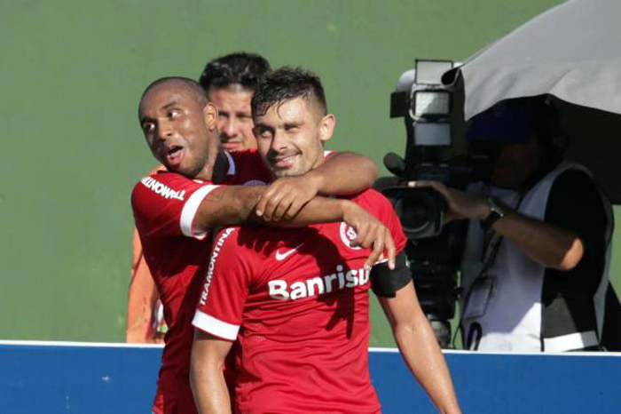 Alex marcou os dois gols do Inter diante do São paulo de Rio Grande, que teve a estreia de Benhur Pereira como técnico. Foto: Lauro Alves/Agência RBS. 