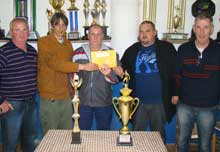 Elemar, Magrão, André Kraemer e André Schmitz (dupla campeã) e Ilécio na entrega da premiação.