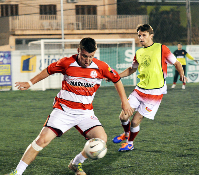 Lucian Nicaretta (e), do Alcatraz/Marciano Multimarcas, marcou dois gols diante do Tabajara/CBM.